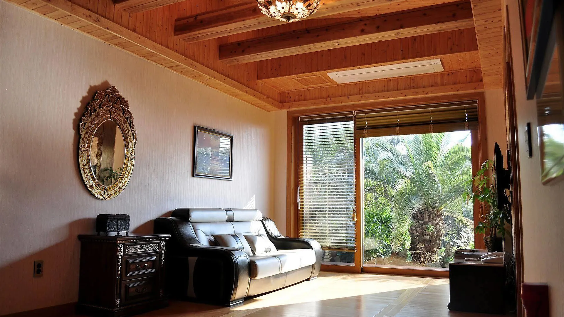 Palm Valley Resort Согвипхо
