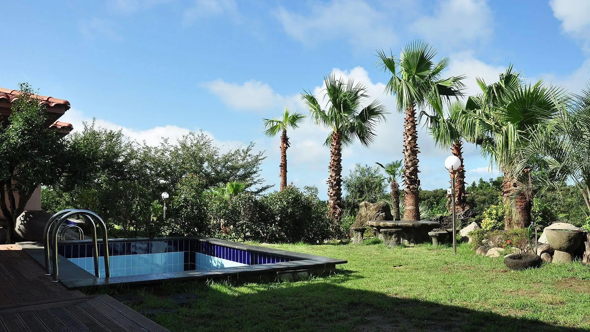 Palm Valley Resort Согвипхо