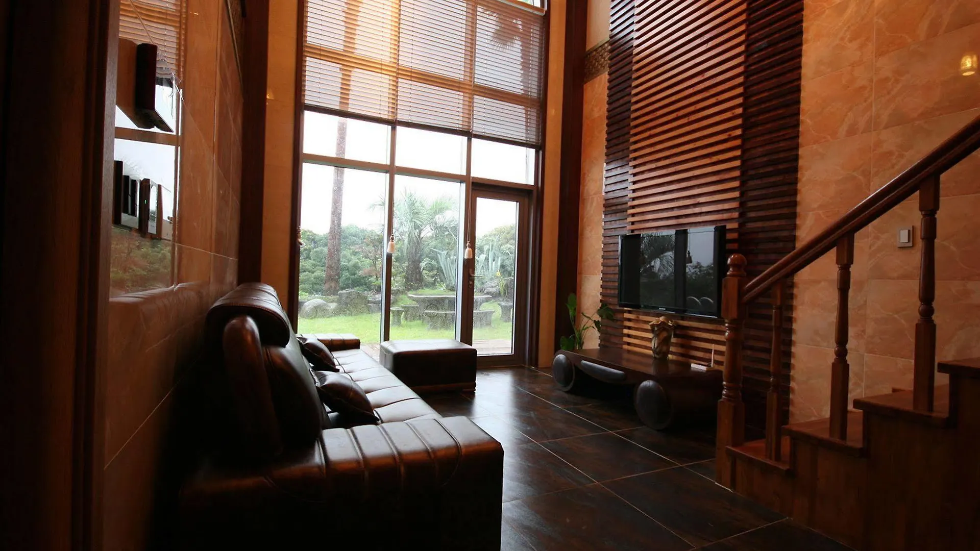 Palm Valley Resort Согвипхо