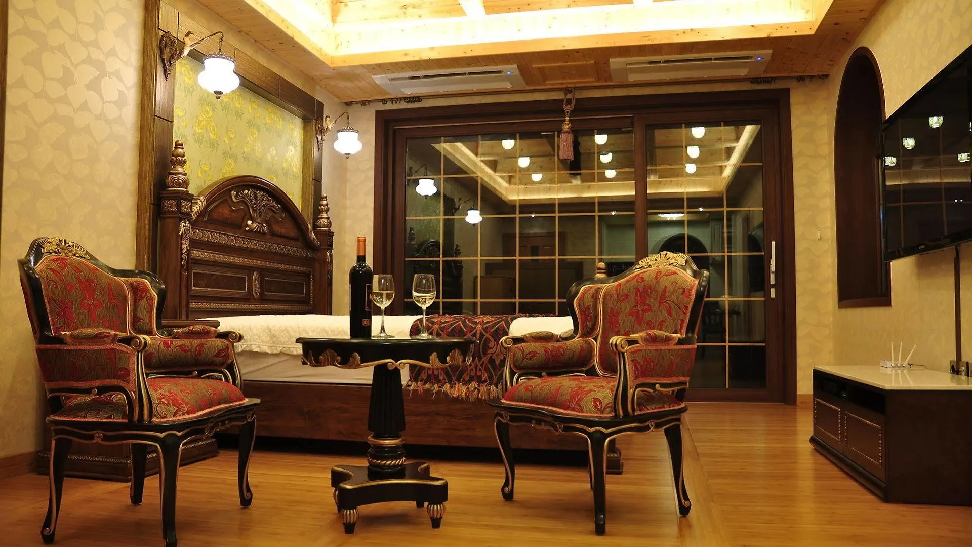 Palm Valley Resort Согвипхо