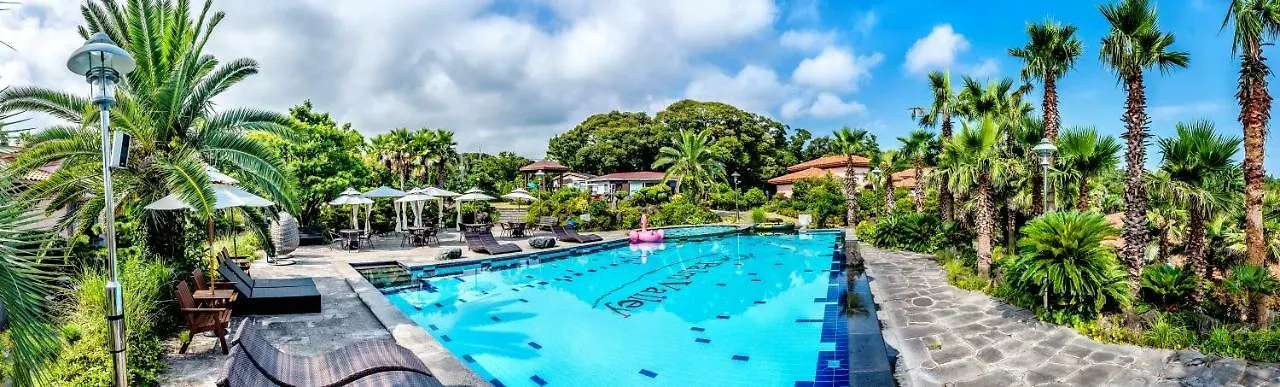 Palm Valley Resort Согвипхо